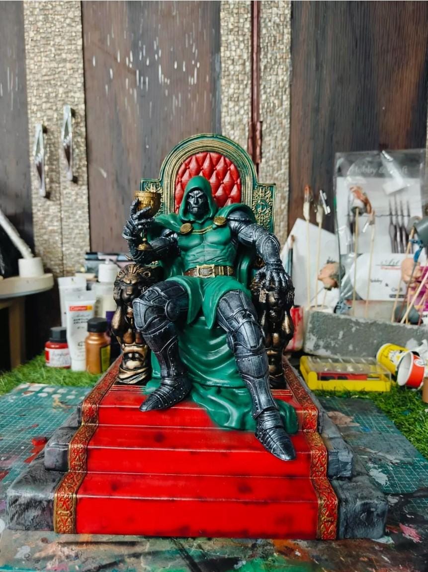 Doctor doom statue - Etsy 日本
