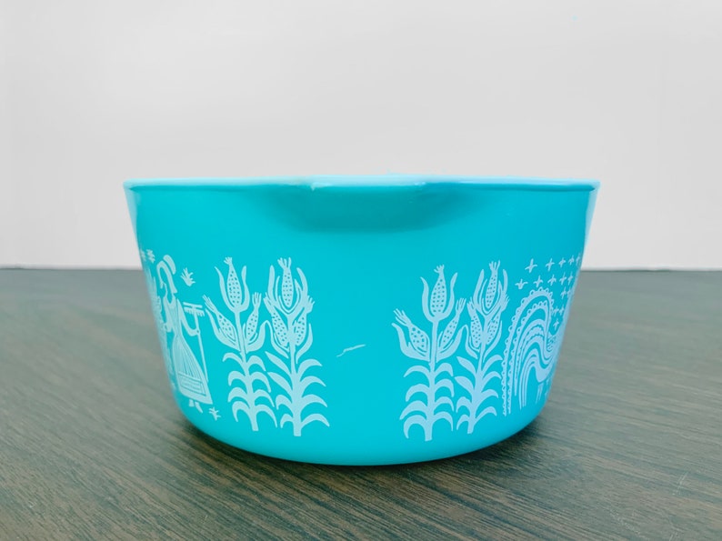 Vintage Turquoise Pyrex Cinderella Round Casserole 1 Quart Mid Century 1950s White on Turquoise 1960s Butterprint Pattern