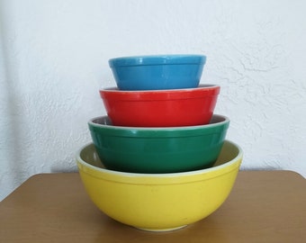 vintage 1940's unnumbered Pyrex primary colors mixing bowl set, set of 4, early PYREX, ~ GallivantsVintage