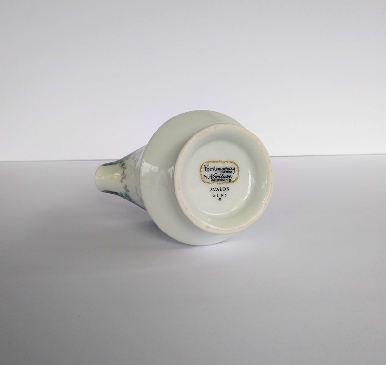 Noritake Avalon 3390 creamer blue grey floral pattern gold rim vintage 1980/'s kitchen dining serving Philippines