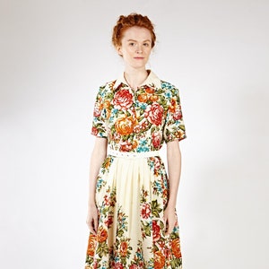 Boho-trouwjurk - maten L en XL| Trouwjurk met bloemen, wollen trouwjurk, jurk met knopen en zakken - Archive Sample Sale