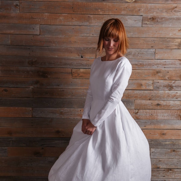 Modest wedding dress with long sleeve - White linen simple bridal gown with pockets and 2 variations: with or without open back.