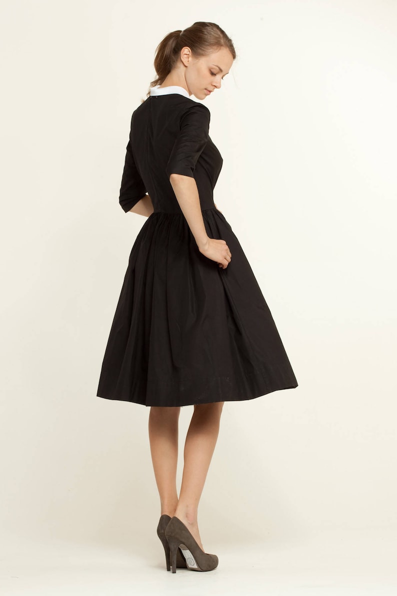 7400098 Black-White Collar Dress
