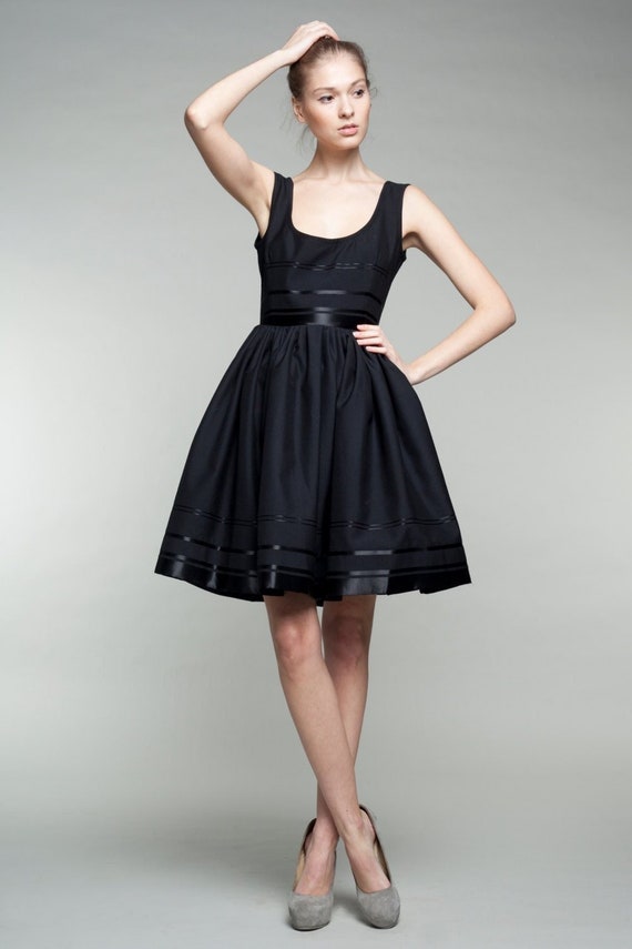 Audrey Hepburn Dress, Black Wool Dress, Pinup Dress, Evening Dress, Circle  Dress, 1950's Dress, Flare Dress, Cocktail Dress, New Year Party - Etsy