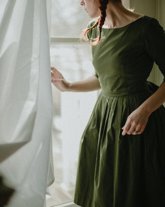 green retro dress