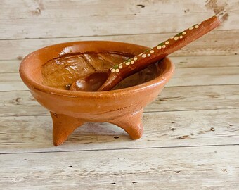 Authentic Mexican Molcajete with Spoon Molcajete Mexicano de Barro con Cuchara