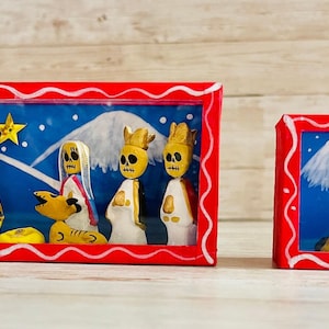 2 Nichos Mexicano De Nacimiento con Vitrina 2 Mexican Nativity Scenes Shadow Box