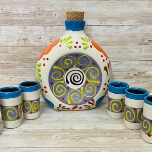 Terra Cotta Mexican Art Pottery Decanter With 6 Tequila Shot Glasses Licorera Artesanal Mexicana con 6 Vasos Tequileros