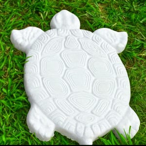 Garden Turtle Stepping Stone Garden Pathway Stepping Stone Outdoor Yard Decoration Cement Paver Lawn and Patio Ornament