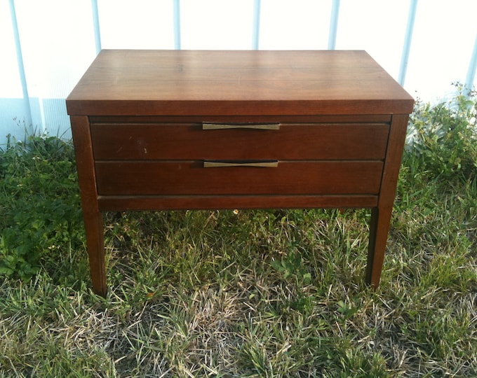Vintage Lane End Table...was 199.00 Etsy
