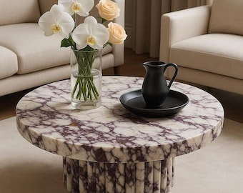 照明付きピンクオニキスコーヒーテーブル：エレガントなリビングルーム