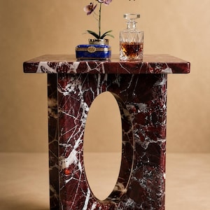 Mesa auxiliar de piedra Rosso Levanto / Mesa auxiliar decorativa escultural de mármol rojo italiano