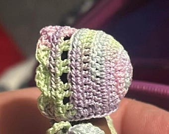 2.5" Doll Pattern: Scalloped Bonnet (Crochet)