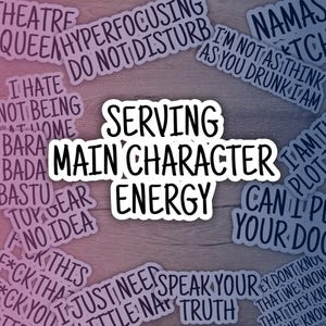 Energia do Personagem Principal | Adesivo Motivacional Engraçado - Adesivo Inteligente para Laptop, Garrafa de Água, Caderno, Diário - Presente com Humor e Positividade
