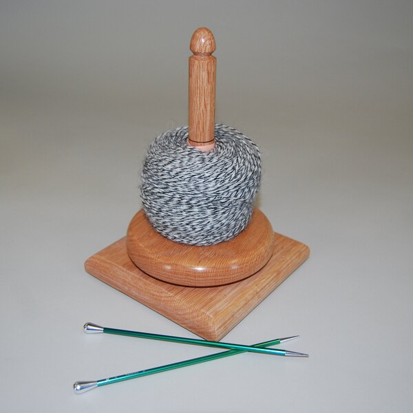 Yarn ball holder, Oak, Hand made yarn holder, lazy suzan yarn ball holder, Knitter's gift, Knitting, Knitter's tool, Ball holder EY 47