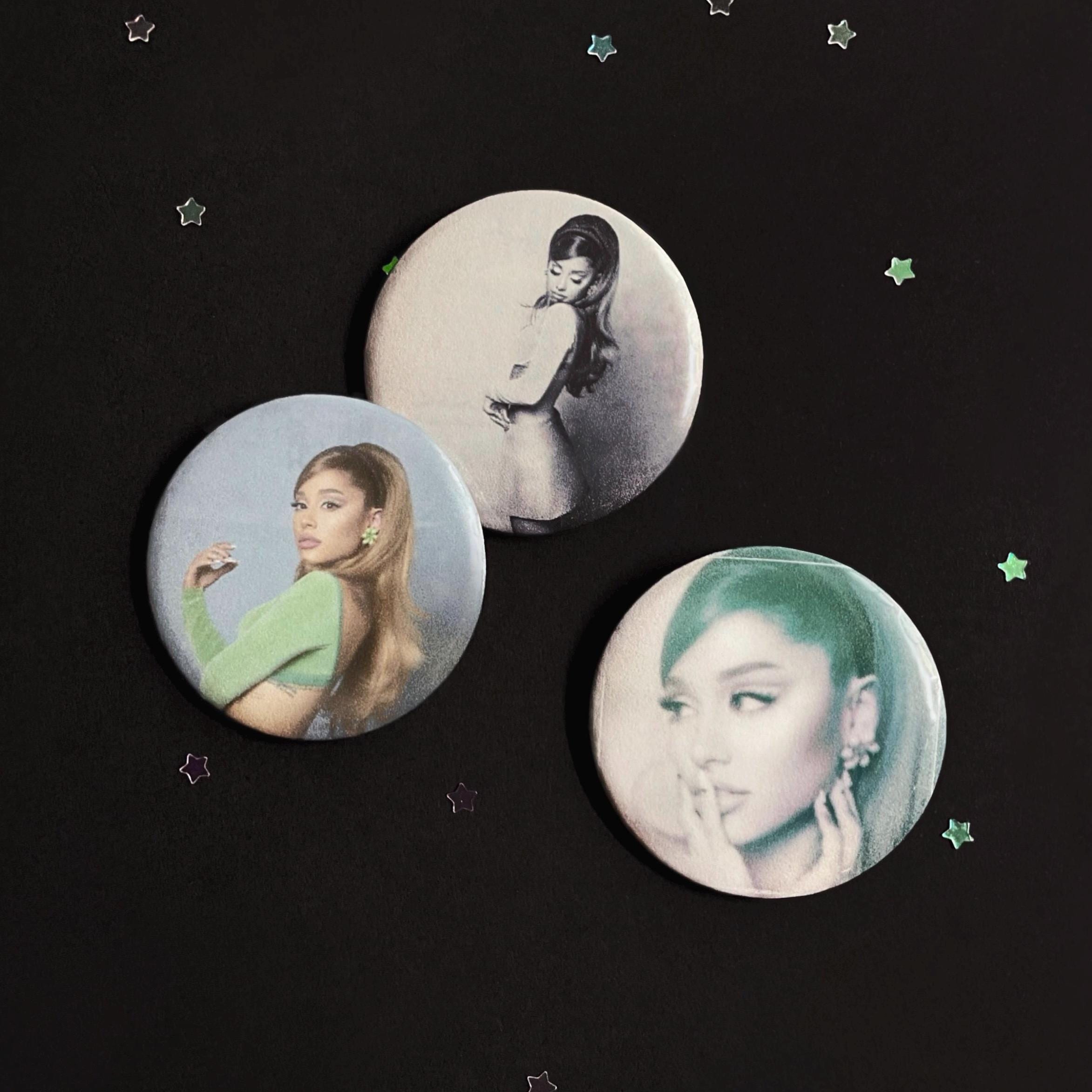 Sósia de Ariana Grande causa revolta nos fãs após exageros para se parecer  com a cantora, image size:2345x2345