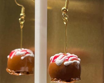 Drizzled Carmel Apple-oorbellen, handgemaakte oorbellen van polymeerklei