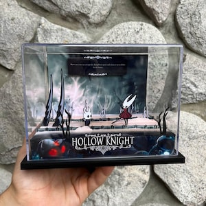 Diorama de jeu vidéo Hollow Knight - Fait main ! Créations manuelles Shadow Box | Cadeau pour les nerds | Jeux vidéo, objet de collection, nostalgie
