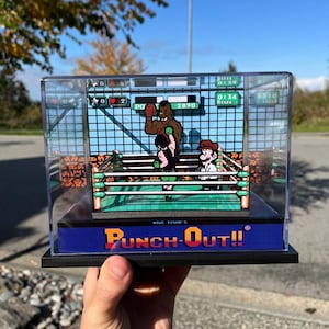 Mike Tyson's Punch-Out!! Video Game Diorama - Handmade! Papierowe pudełko cieni | Prezent dla nerdów | Gry, Kolekcjonerskie, Nostalgia, Retro