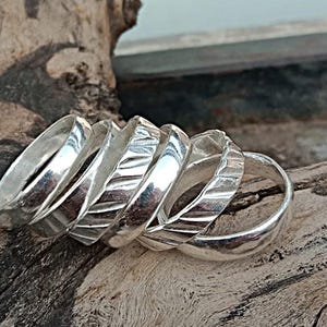Stapelbare Ringe aus 925er Silber, handgefertigte Silberringe, minimalistische Stapelringe für Frauen, 6er-Set, texturierte Ringe, Geschenk für sie,