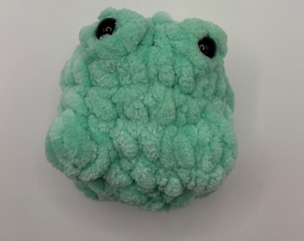 Crochet Frog Plush – Handmade Amigurumi Frog, Cute Stuffed Animal, Cottagecore Plushie, Gift for Frog Lovers