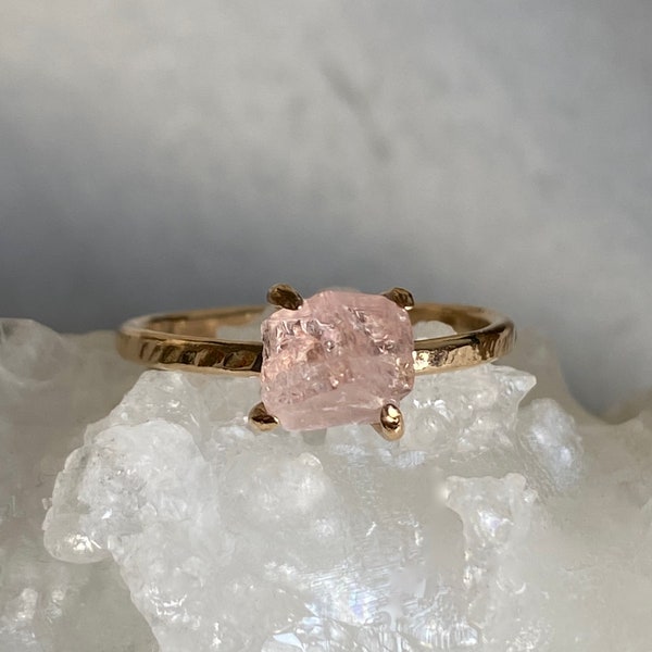 Raw Morganite Ring, Rough Morganite Ring, Uncut Morganite Ring, Peachy Pink Morganite Ring, Gold Morganite Ring, Morganite Jewelry, Cantik