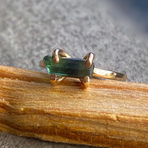 Raw Indicolite Tourmaline Ring, Natural Teal Blue Green Tourmaline Crystal Ring, Patterned Band Tourmaline Ring, October Birthstone Ring