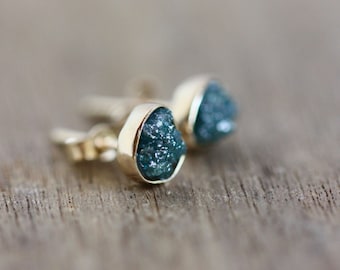 Pendientes de oro macizo de 14k con diamantes en bruto de color azul turquesa