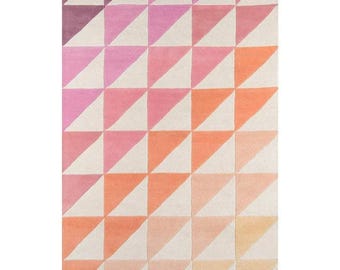 Modern Geometric Wool Rug – Hand Tufted Pink & Peach Triangle Area Carpet for Living Room