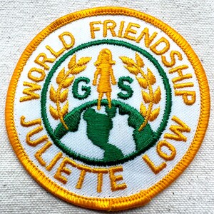 Vintage 1987-89 Girl Scout Patch | World Friendship Juliette Low | Unknown GS Council | World Friendship Fund