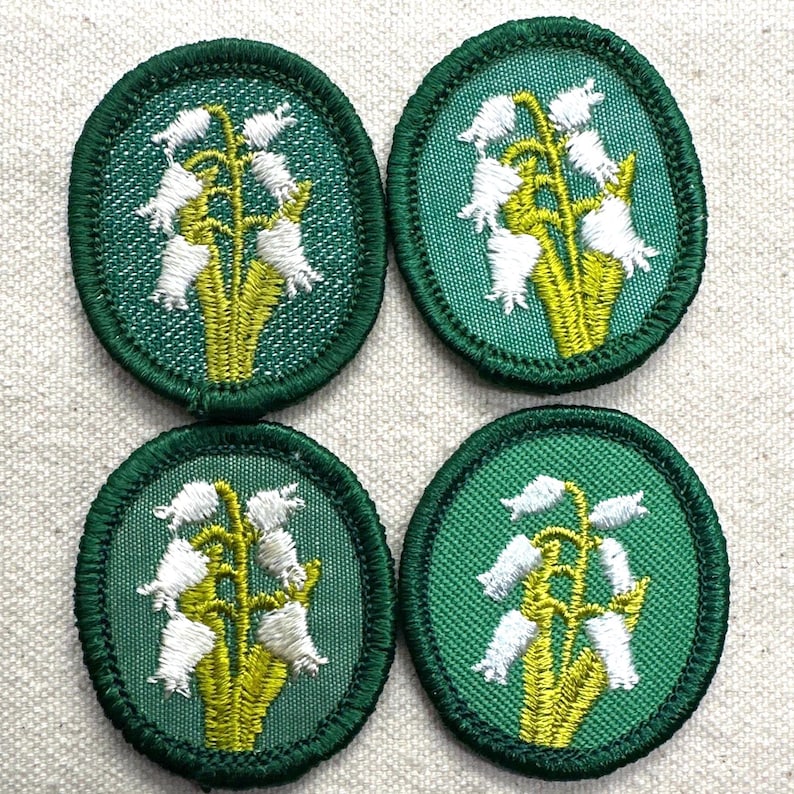 Vintage Troop Crest: Girl Scout Uniform Patch - Lily of the Valley - Sold separately bild 1