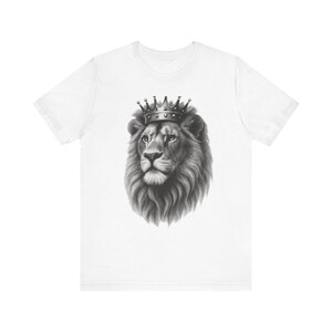 Majestic Lion T-Shirt - Stylish Graphic Tee, King of the Jungle, Animal Lover Gift, Casual Wear, Unique Design