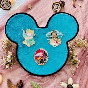 Mouse Head Pin Display Board – Layered Foam, Cork & Fabric Collector Board