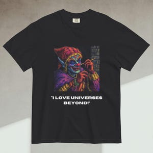 Camiseta Meme Universes Beyond – Camiseta de palhaço com paródia de MTG – Presente engraçado de Comandante – Camiseta Black Magic TCG – Blusa com estampa de streetwear nerd – TTRPG