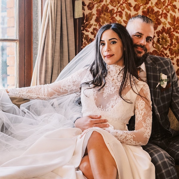 Boléro de mariée en dentelle, boléro avec encolure tortue, boléro à manches longues, dos boutonné, Topper de mariage en dentelle, Topper de robe de mariée