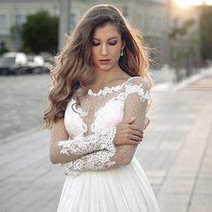 Vestido de novia de encaje, vestido de novia fluido de una línea, vestido de novia de gasa, vestido de novia de encaje con mangas largas encantador vestido de novia / FIONA