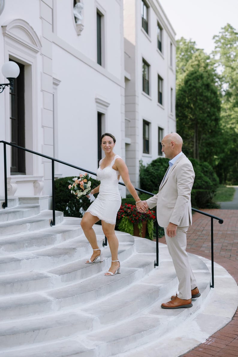 ENVÍO RÁPIDO, Vestido de novia corto listo para usar, Vestido de novia de encaje hasta la rodilla, Vestido de novia de espalda abierta, Vestido de encaje hasta la rodilla, Vestido de recepción imagen 8