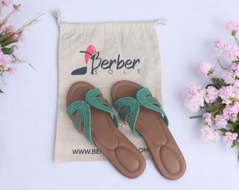Oasis Whisper – Handwoven Moroccan Raffia Slippers | Elegant Indoor-Outdoor Wear