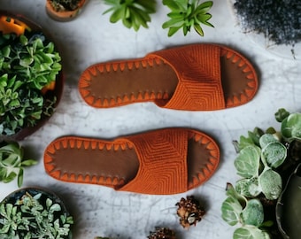 Palm stitch raffia sandals