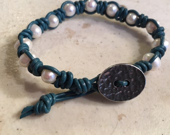 Dark Turquoise Bracelet - Teal Macrame Jewelry - White Pearl Gemstones - Leather - Fashion - Trendy - Beaded - Button