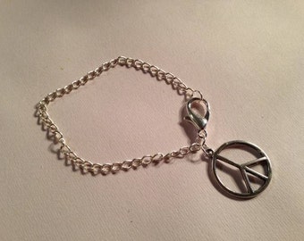 Pulsera con dije del símbolo de la paz - Joyería de plata - Joyería de cadena - Moda - Tendencia - Antibélica