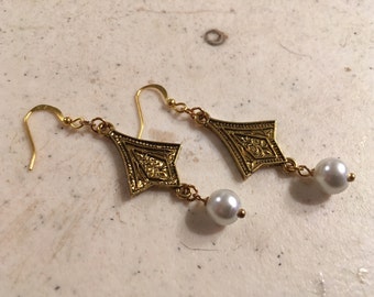 White Pearl Earrings - Wedding Jewellery - Gold Jewelry - Bridesmaid - Fashion - Glam