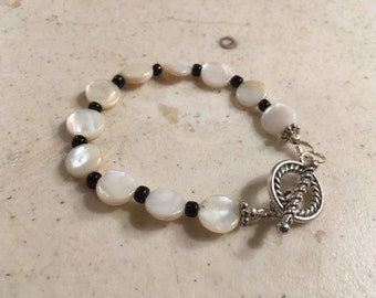 Mother of Pearl Bracelet - Black and White Jewelry - Silver Jewellery - Fashion - Trendy - Eclectic