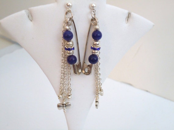 Silver‎ and Blue Safety Pin Earrings Aesthetic Blue Star & Blue Pearlized Bead Safety Pin  main image 3