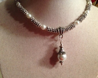 White Pearl Necklace - Beaded Jewelry - Silver Jewellery - Pendant - Handmade - Gift - Luet - Wedding - Bridesmaid