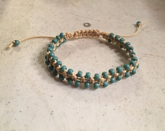 Cream Bracelet - Blue Seed Beads - Macrame Jewelry - Adjustable Jewellery - Fashion - Trendy - Beaded