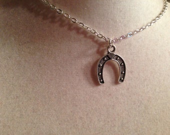 Horseshoe Necklace - Silver Jewelry - Pendant Jewellery - Chain - Fashion - Kitsch - Hipster - Good Luck