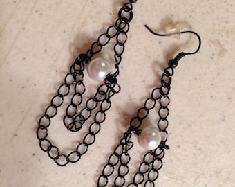 Pearl Earrings - Black and White Jewelry - Silver Jewellery - Fashion - Dangle - Chain