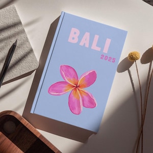 BALI Fotoalbum-Vorlage – Assouline-Stil zum Herunterladen und Anpassen (Buchumschlag, Infografik, Bali-Karte und Fotoinnenteil)