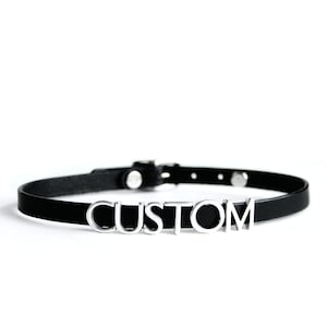 Personalisierter Wort-Halsband – schwarzer Leder-Halsband mit Buchstaben